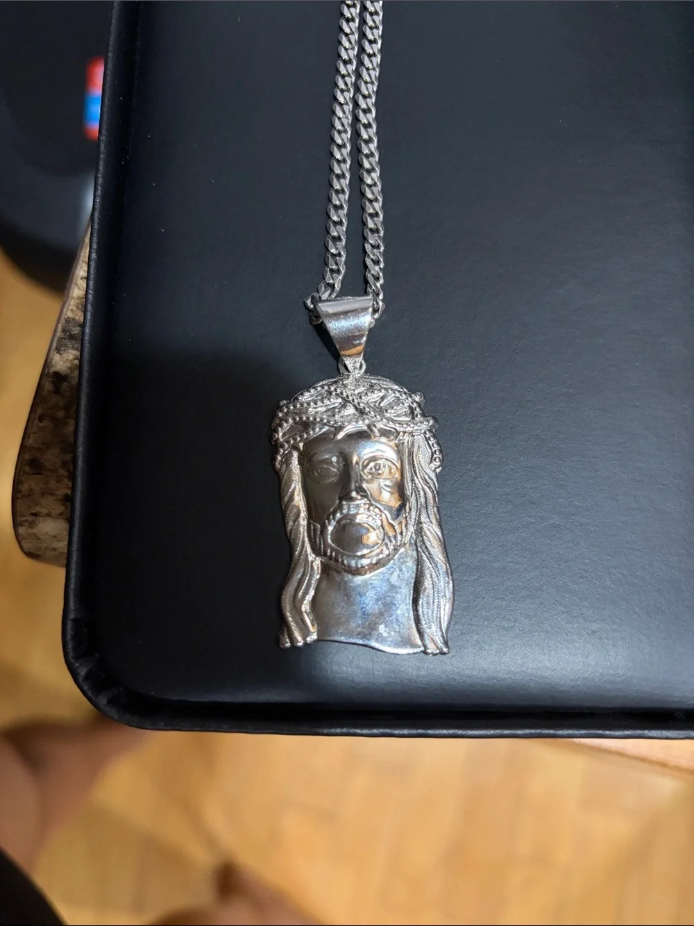 26in 925 Silver Solid Chain and Jesus Pendant